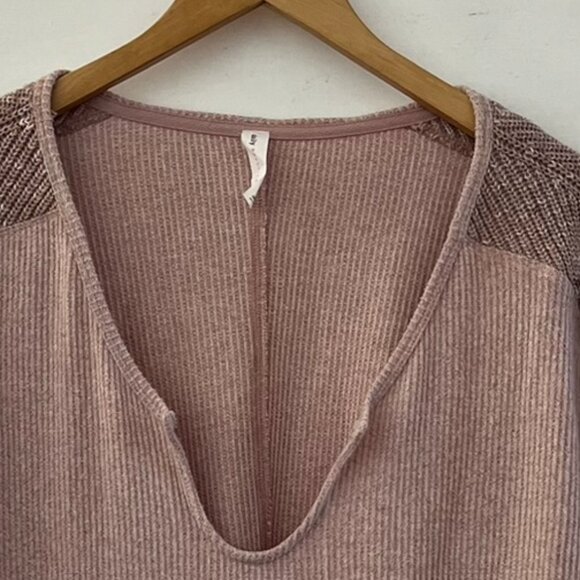 Anthropologie Woman's Over-Sized Daily Practice Knit Cuff Thermal Top Sz XL - Picture 3 of 10